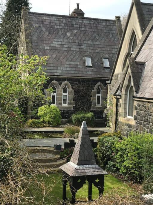 Old Schoolhouse, Galgorm Villa ภายนอก รูปภาพ