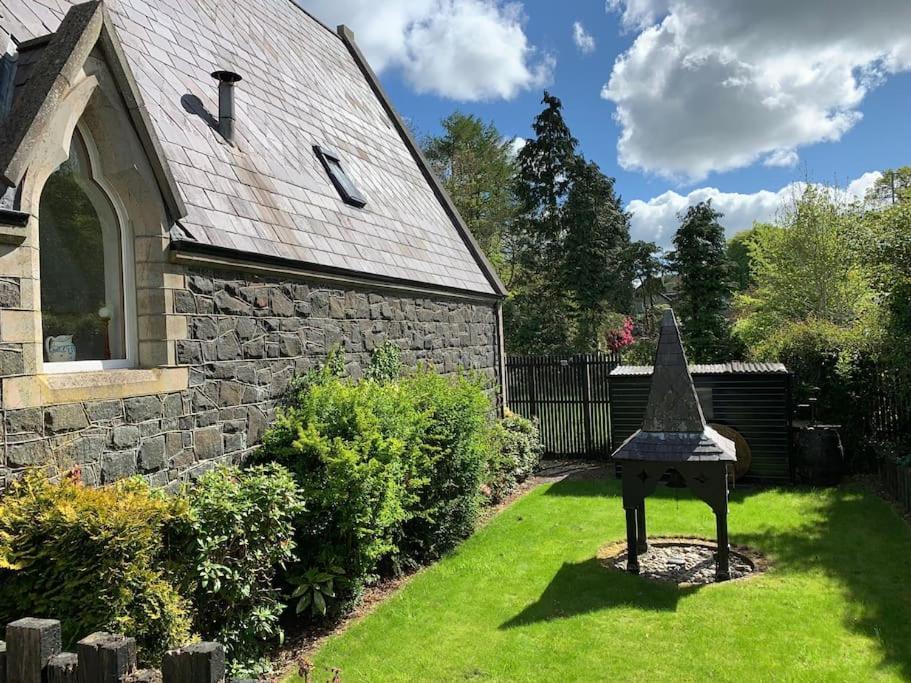 Old Schoolhouse, Galgorm Villa ภายนอก รูปภาพ