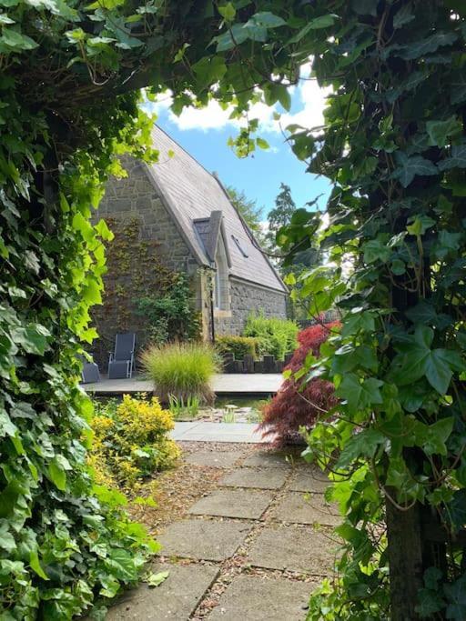 Old Schoolhouse, Galgorm Villa ภายนอก รูปภาพ