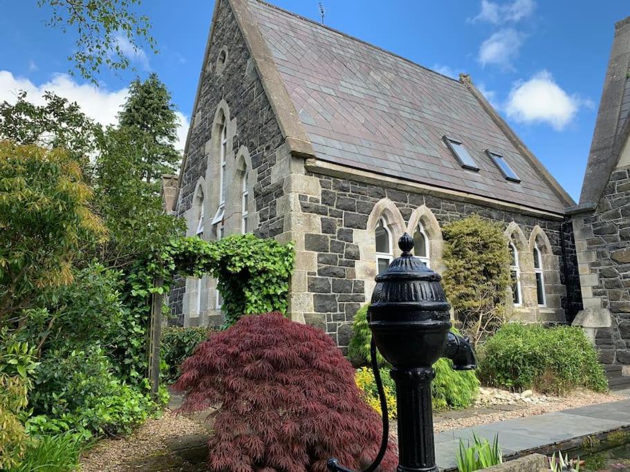 Old Schoolhouse, Galgorm Villa ภายนอก รูปภาพ