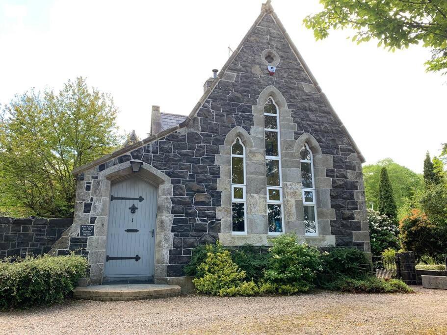 Old Schoolhouse, Galgorm Villa ภายนอก รูปภาพ